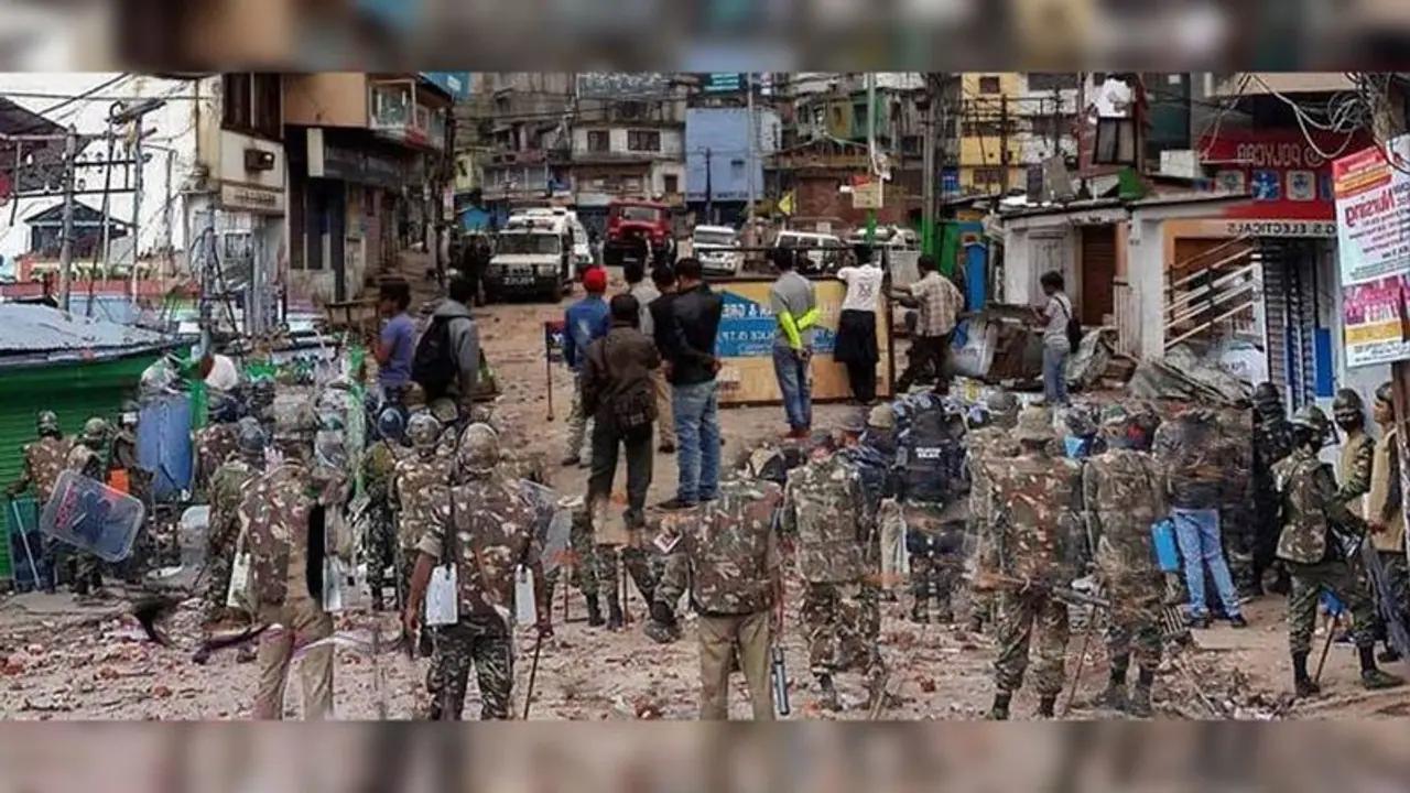 कांग्रेस शासित राजस्थान की राजधानी जयपुर में जबरदस्त सांप्रदायिक तनाव, दंगाईयों ने पुलिस को दौड़ाकर पीटा