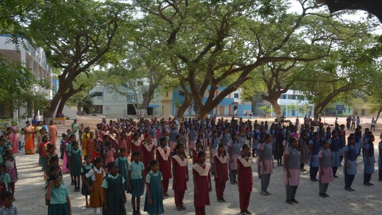 ನಾಡಗೀತೆ ಖಾಸಗಿ ಶಾಲೆಗಳಿಗೂ ಕಡ್ಡಾಯ: ಸರ್ಕಾರ 