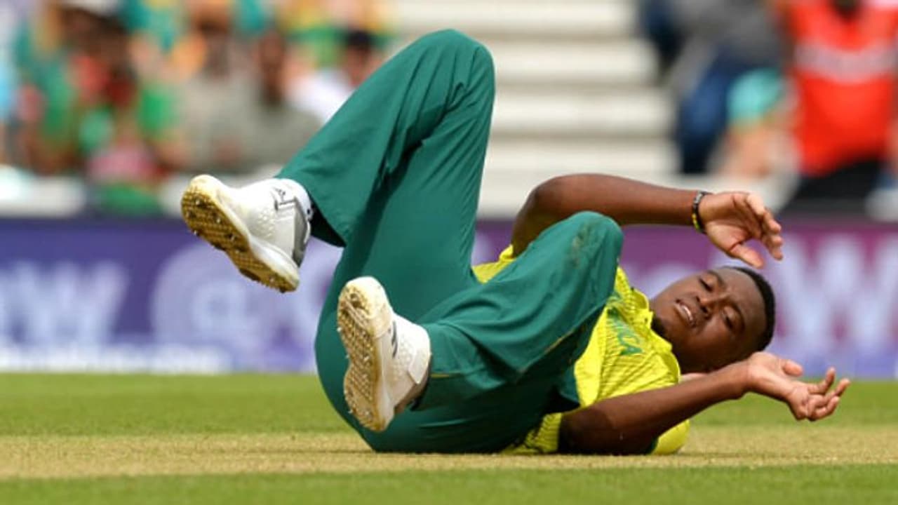 ভারত ম্যাচের আগেই জোর ধাক্কা প্রোটিয়া শিবিরে! চলছে চরম দুঃসময় ভারত ম্যাচের আগেই জোর ধাক্কা প্রোটিয়া শিবিরে! চলছে চরম দুঃসময়