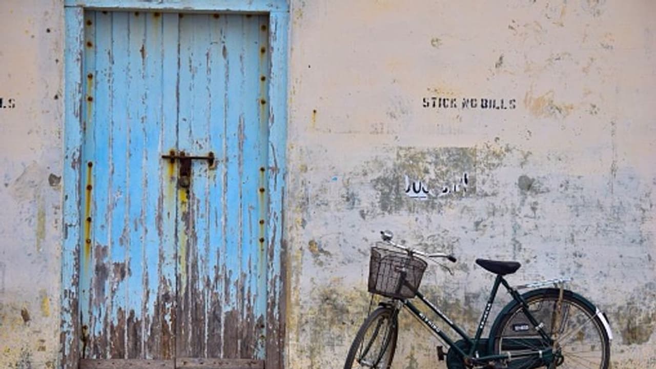 ജോലി പോയതോടെ വീട്ടിലെത്താന്‍ സൈക്കിള്‍ യാത്ര, പാതിവഴിയില്‍ കുഴഞ്ഞ് വീണ് അതിഥി തൊഴിലാളി മരിച്ചു