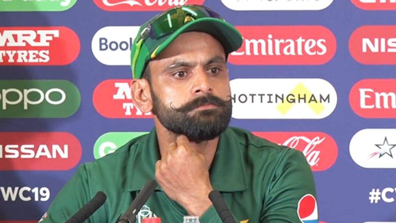 অব্যাহত চূড়ান্ত নাটকীয়তা,ফের নেগেটিভ মহম্মদ হাফিজের করোনা রিপোর্ট অব্যাহত চূড়ান্ত নাটকীয়তা,ফের নেগেটিভ মহম্মদ হাফিজের করোনা রিপোর্ট