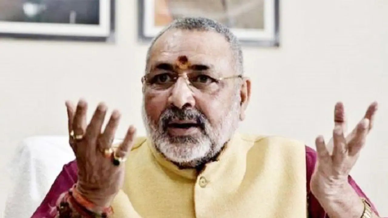 गिरिराज सिंह के नीतीश की इफ्तार पार्टी पर तंज से बिहार में गर्मायी राजनीति
