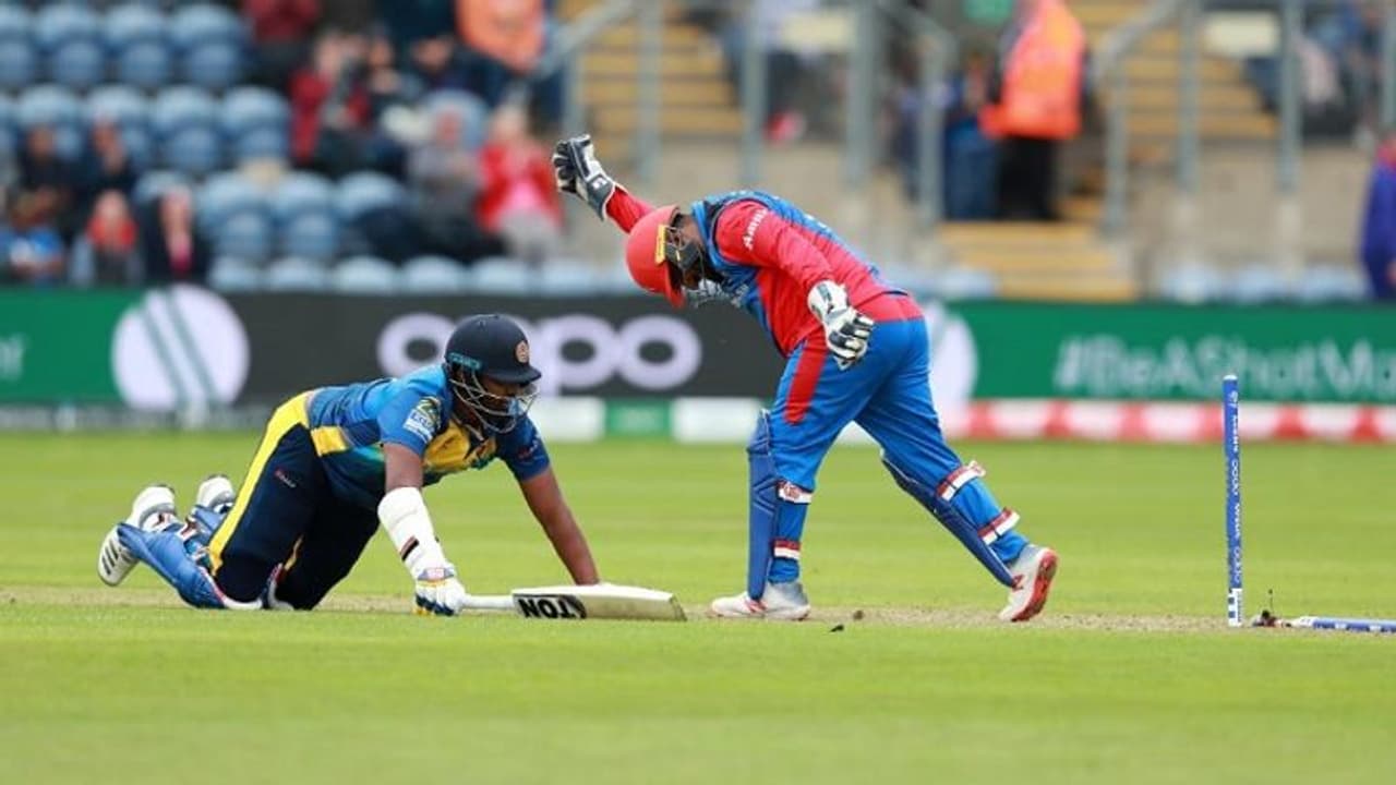 ಶ್ರೀಲಂಕಾ ಅಫ್ಘಾನ್ ಪಂದ್ಯಕ್ಕೆ ಮಳೆ ಅಡ್ಡಿ ಪಂದ್ಯ ಸ್ಥಗಿತ ಶ್ರೀಲಂಕಾ ಅಫ್ಘಾನ್ ಪಂದ್ಯಕ್ಕೆ ಮಳೆ ಅಡ್ಡಿ ಪಂದ್ಯ ಸ್ಥಗಿತ