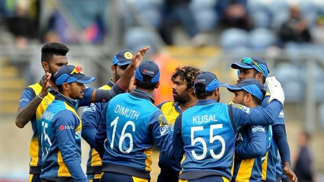 World Cup 2019: ಟಾಸ್ ಗೆದ್ದ ಶ್ರೀಲಂಕಾ ಬ್ಯಾಟಿಂಗ್ 2 ಬದಲಾವಣೆ! World Cup 2019: ಟಾಸ್ ಗೆದ್ದ ಶ್ರೀಲಂಕಾ ಬ್ಯಾಟಿಂಗ್ 2 ಬದಲಾವಣೆ!