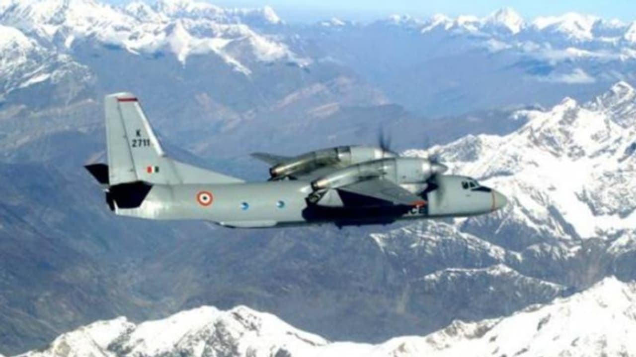 അരുണാചല് പ്രദേശില് കാണാതായ ഇന്ത്യന് വ്യോമസേനാ വിമാനത്തെക്കുറിച്ച് വിവരമില്ല അരുണാചല് പ്രദേശില് കാണാതായ ഇന്ത്യന് വ്യോമസേനാ വിമാനത്തെക്കുറിച്ച് വിവരമില്ല