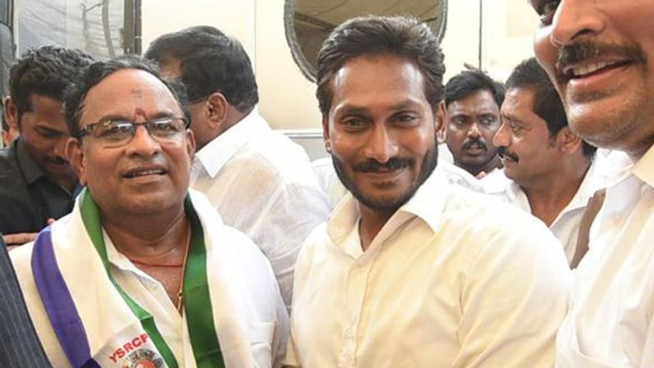 ఏపీ అసెంబ్లీ ప్రొటెం స్పీకర్గా చిన అప్పలనాయుడు..? ఏపీ అసెంబ్లీ ప్రొటెం స్పీకర్గా చిన అప్పలనాయుడు..?