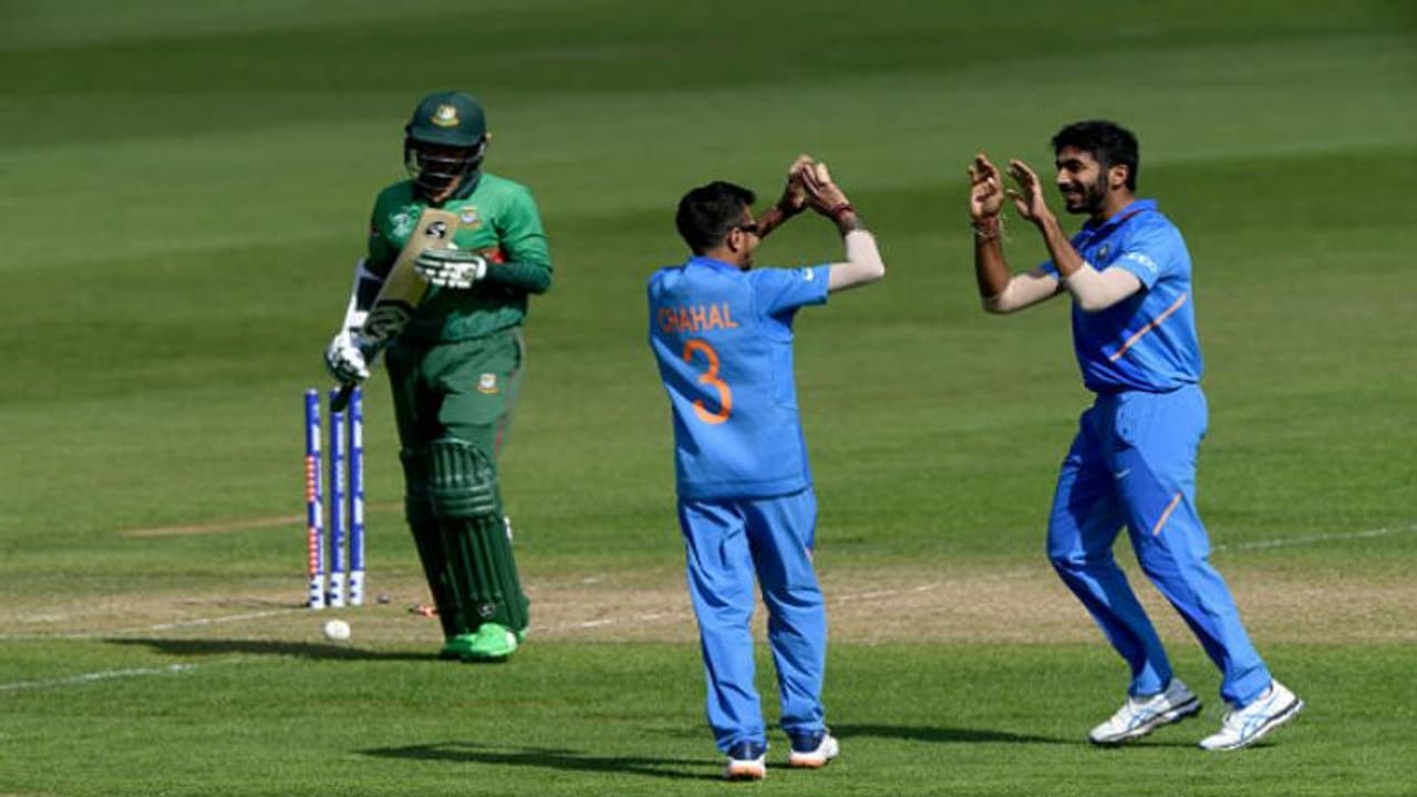 বুমরাহদের বোলিং আক্রমণই এ যুগের সেরা, প্রশংসায় ভরিয়ে দিলেন সচিন বুমরাহদের বোলিং আক্রমণই এ যুগের সেরা, প্রশংসায় ভরিয়ে দিলেন সচিন