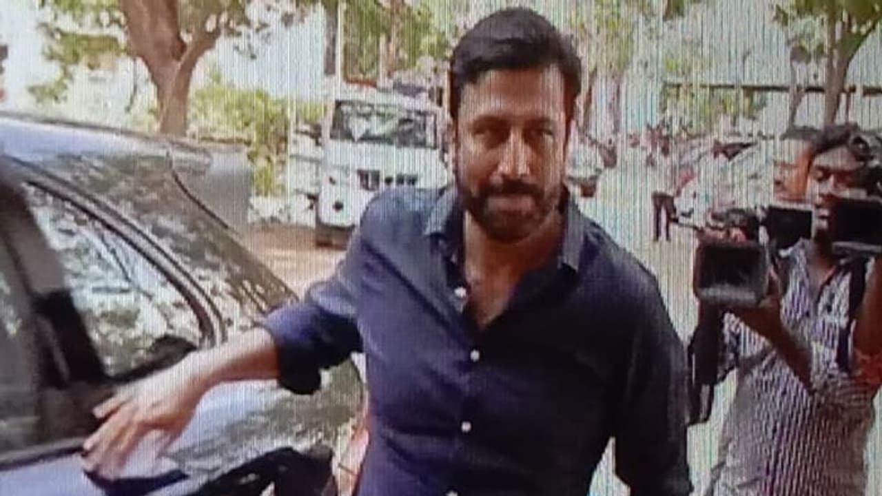 సుప్రీంలో రవిప్రకాష్ కు ఊరట: ఈడీ పిటిషన్ కొట్టివేత