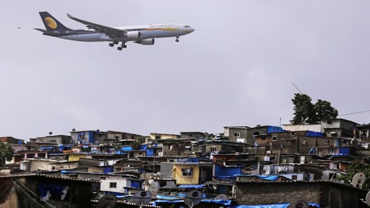 ಆಯೋಧ್ಯೆ ತೆರಳಿದ ಮೊದಲ ವಿಮಾನದಲ್ಲಿ ಪ್ರಯಾಣಿಕರಿಂದ ಹನುಮಾನ್ ಚಾಲೀಸ ಪಠಣ! ಆಯೋಧ್ಯೆ ತೆರಳಿದ ಮೊದಲ ವಿಮಾನದಲ್ಲಿ ಪ್ರಯಾಣಿಕರಿಂದ ಹನುಮಾನ್ ಚಾಲೀಸ ಪಠಣ!