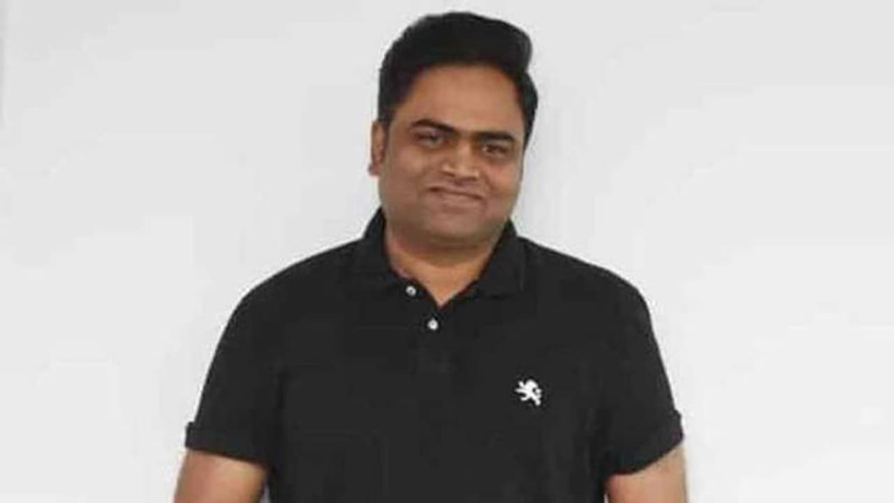 బ్లాక్ బస్టర్ కొట్టికూడా వంశీకి ఈ కష్టాలేమిటీ..! బ్లాక్ బస్టర్ కొట్టికూడా వంశీకి ఈ కష్టాలేమిటీ..!