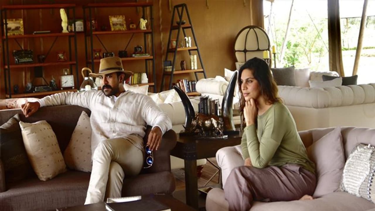 రాంచరణ్ లుక్ వైరల్.. అలా ఉందంటూ కామెంట్స్! రాంచరణ్ లుక్ వైరల్.. అలా ఉందంటూ కామెంట్స్!