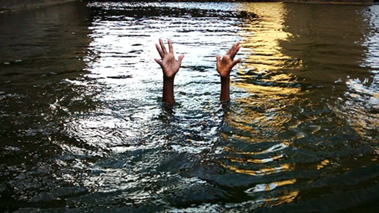 കുട്ടികളെ രക്ഷിക്കുന്നതിനിടയിൽ മണിമലയാറ്റിൽ ഒഴുക്കിൽപ്പെട്ട യുവാവിനെ കാണാനില്ല കുട്ടികളെ രക്ഷിക്കുന്നതിനിടയിൽ മണിമലയാറ്റിൽ ഒഴുക്കിൽപ്പെട്ട യുവാവിനെ കാണാനില്ല