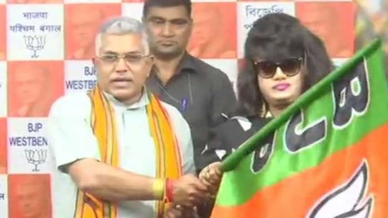 ಬಾಂಗ್ಲಾ ನಟಿ ಬಿಜೆಪಿಗೆ: ಪೌರತ್ವದ ಬಗ್ಗೆ ಎದ್ದಿದೆ ನೂರಾರು ಪ್ರಶ್ನೆ ಬಾಂಗ್ಲಾ ನಟಿ ಬಿಜೆಪಿಗೆ: ಪೌರತ್ವದ ಬಗ್ಗೆ ಎದ್ದಿದೆ ನೂರಾರು ಪ್ರಶ್ನೆ