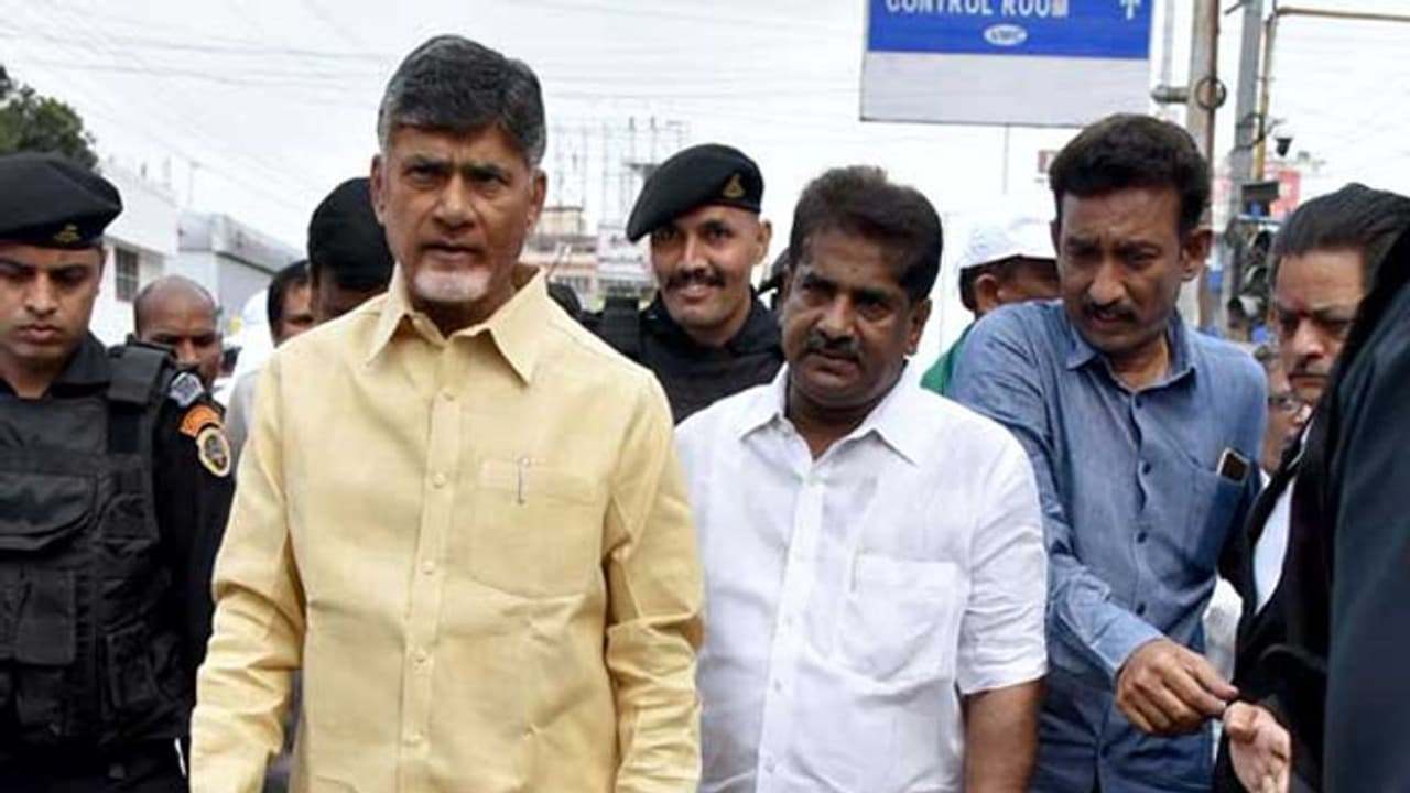 మరో టిడిపి ఎమ్మెల్సీపై దాడి... వీడియో సాక్ష్యాధారాలివే: జగన్ కు అశోక్ బాబు లేఖ మరో టిడిపి ఎమ్మెల్సీపై దాడి... వీడియో సాక్ష్యాధారాలివే: జగన్ కు అశోక్ బాబు లేఖ