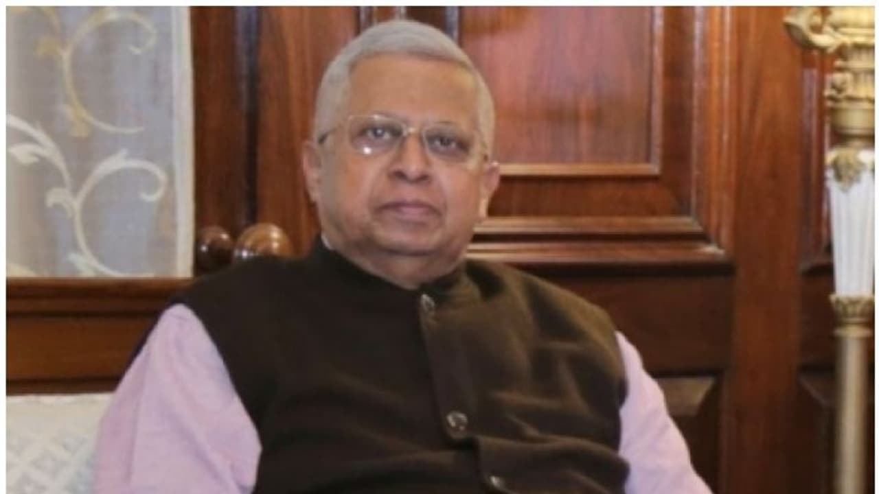 "মল মূত্র ত্যাগ করলে মানুষ দুর্বল হয় না", টুইটারে তৃণমূলমুখীদের আক্রমণ তথাগতর "মল মূত্র ত্যাগ করলে মানুষ দুর্বল হয় না", টুইটারে তৃণমূলমুখীদের আক্রমণ তথাগতর