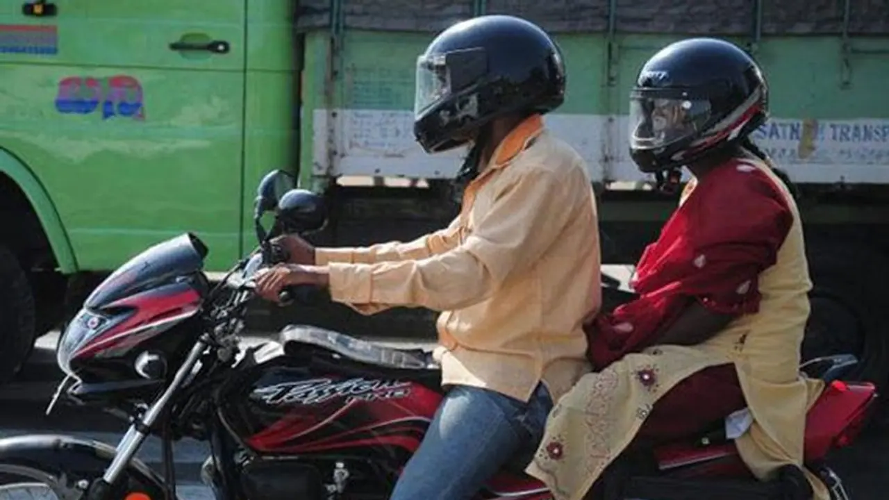 ಹೆಲ್ಮೆಟ್ ಹಾಕದಿದ್ರೆ ಈ ಹೆದ್ದಾರಿಗೆ ಪ್ರವೇಶವಿಲ್ಲ! ಹೆಲ್ಮೆಟ್ ಹಾಕದಿದ್ರೆ ಈ ಹೆದ್ದಾರಿಗೆ ಪ್ರವೇಶವಿಲ್ಲ!