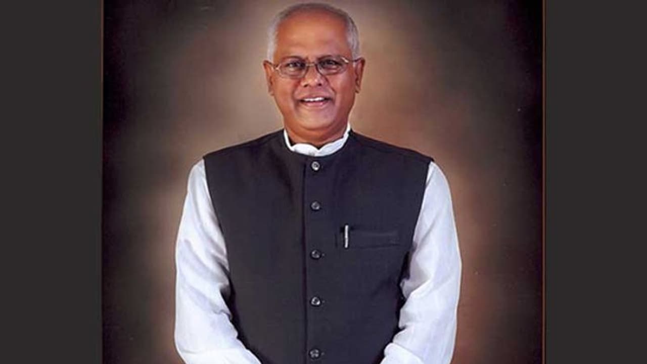 Karnataka Politics: ಕಾಂಗ್ರೆಸ್ಗೆ ಹಿಗ್ಗಾಮುಗ್ಗಾ ಜಾಡಿಸಿದ ಸಂಸದ ಜಿ.ಎಂ.ಸಿದ್ದೇಶ್ವರ Karnataka Politics: ಕಾಂಗ್ರೆಸ್ಗೆ ಹಿಗ್ಗಾಮುಗ್ಗಾ ಜಾಡಿಸಿದ ಸಂಸದ ಜಿ.ಎಂ.ಸಿದ್ದೇಶ್ವರ