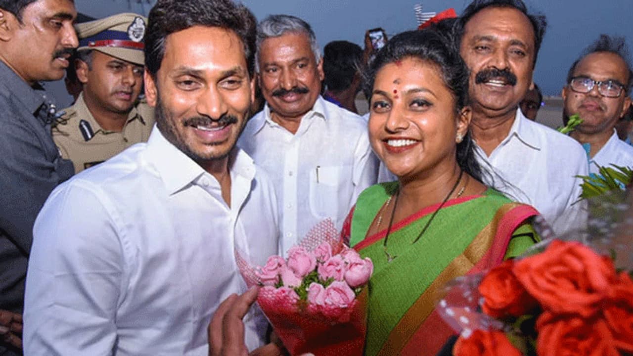 சாதித்த ஜெகன்மோன் ரெட்டி... சாதிக்கு ஒரு துணைமுதல்வர்.. ஆந்திராவில் அதகளம்..! சாதித்த ஜெகன்மோன் ரெட்டி... சாதிக்கு ஒரு துணைமுதல்வர்.. ஆந்திராவில் அதகளம்..!