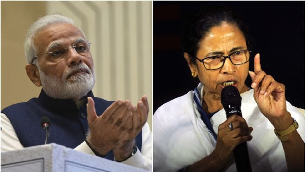 எம்.எல்.ஏக்களுக்கு குறி... மோடிக்கு மம்தா பானர்ஜி கடும் சவால்..! எம்.எல்.ஏக்களுக்கு குறி... மோடிக்கு மம்தா பானர்ஜி கடும் சவால்..!