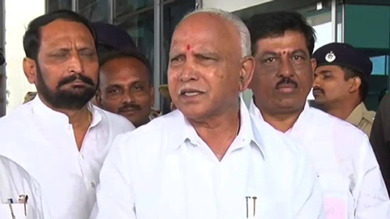 ಬಿಎಸ್ವೈ ರಾಜೀನಾಮೆ ಕೊಡಲಿ: ತವರಲ್ಲೇ ಸಿಎಂ ವಿರುದ್ಧ ಆಕ್ರೋಶ ಬಿಎಸ್ವೈ ರಾಜೀನಾಮೆ ಕೊಡಲಿ: ತವರಲ್ಲೇ ಸಿಎಂ ವಿರುದ್ಧ ಆಕ್ರೋಶ