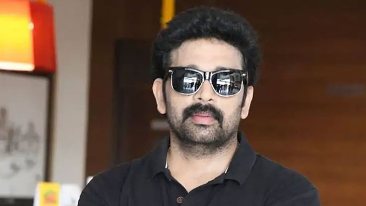 జగన్ ప్రవర్తన చూసి షాకయ్యా.. జేడి చక్రవర్తి కామెంట్స్! జగన్ ప్రవర్తన చూసి షాకయ్యా.. జేడి చక్రవర్తి కామెంట్స్!