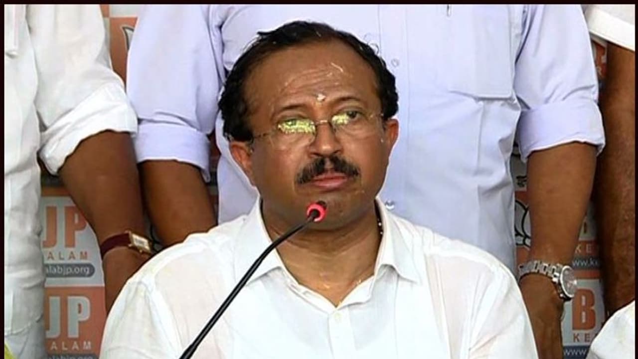 എമിഗ്രേഷൻ നിയമത്തിൽ കാതലായ മാറ്റം വരുത്തും: വിദേശകാര്യ സഹമന്ത്രി വി മുരളീധരൻ എമിഗ്രേഷൻ നിയമത്തിൽ കാതലായ മാറ്റം വരുത്തും: വിദേശകാര്യ സഹമന്ത്രി വി മുരളീധരൻ