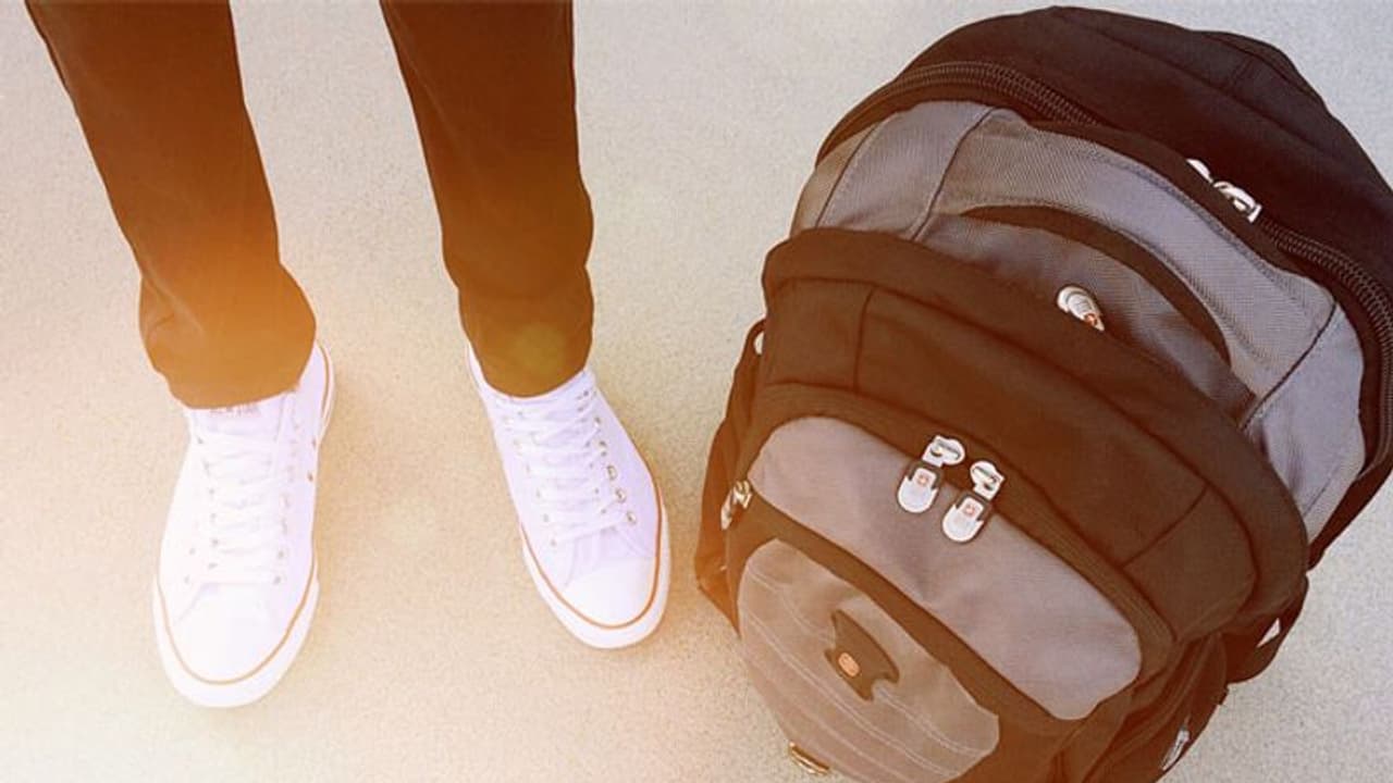 കുട്ടികളേ, ലിഫ്റ്റ് ചോദിച്ച് കൈ കാണിക്കുമ്പോള് ചില അപകടങ്ങള് കൂടിയുണ്ട്... കുട്ടികളേ, ലിഫ്റ്റ് ചോദിച്ച് കൈ കാണിക്കുമ്പോള് ചില അപകടങ്ങള് കൂടിയുണ്ട്...