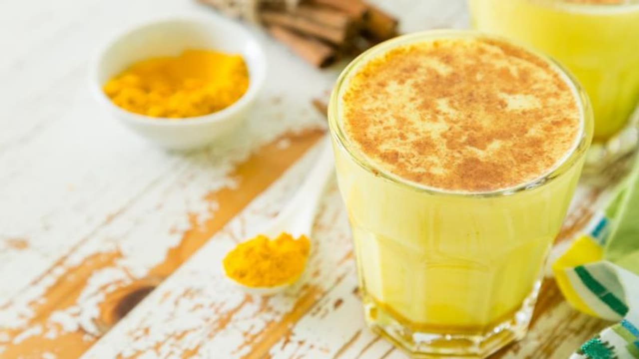 വണ്ണം കുറയ്ക്കാം, രോഗപ്രതിരോധശേഷി കൂട്ടാം; 'മഞ്ഞള്‍ ചായ' കുടിക്കുന്നത് ശീലമാക്കൂ...