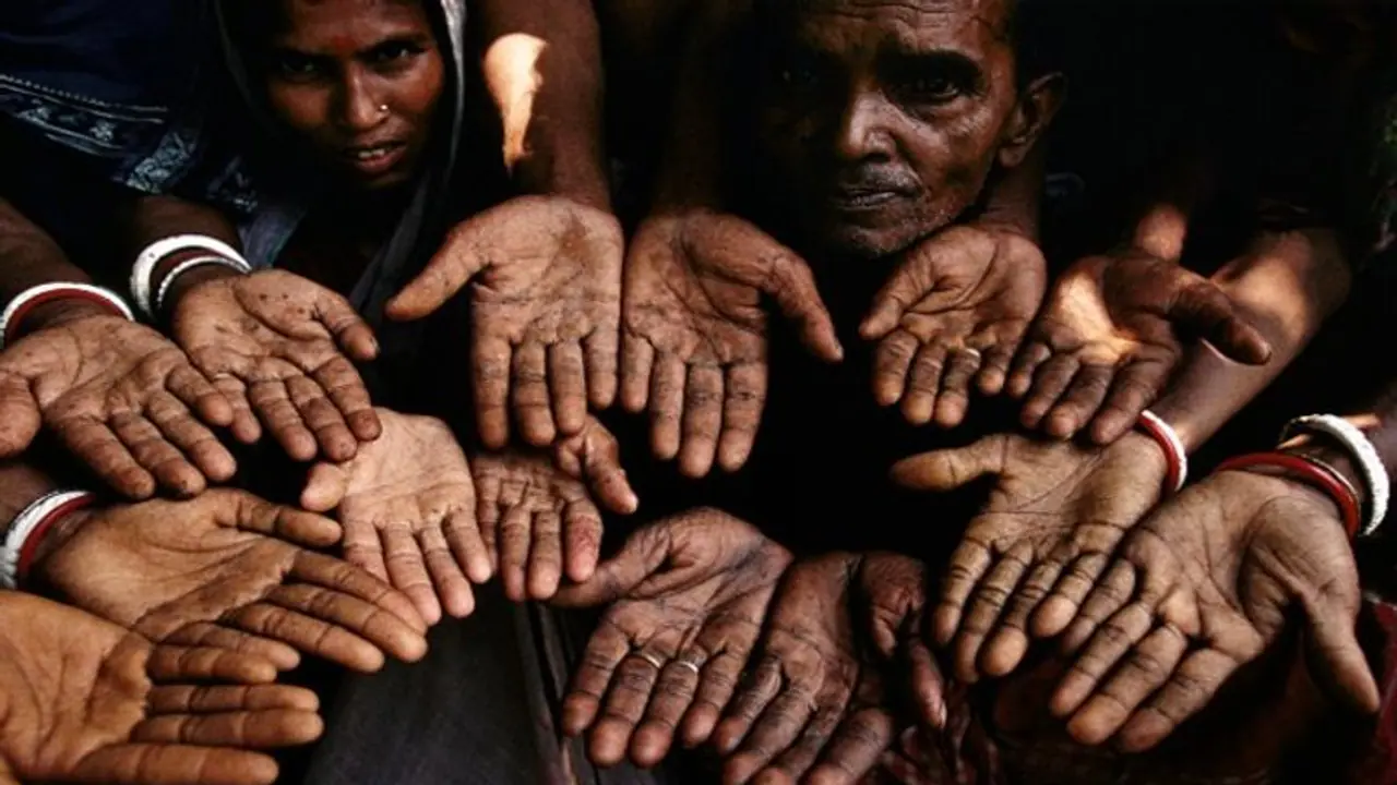 আনাহারে মৃত্যুর দাবি পরিবারের, দায় এড়াতে অন্য তথ্য ঝাড়খণ্ড সরকারের আনাহারে মৃত্যুর দাবি পরিবারের, দায় এড়াতে অন্য তথ্য ঝাড়খণ্ড সরকারের