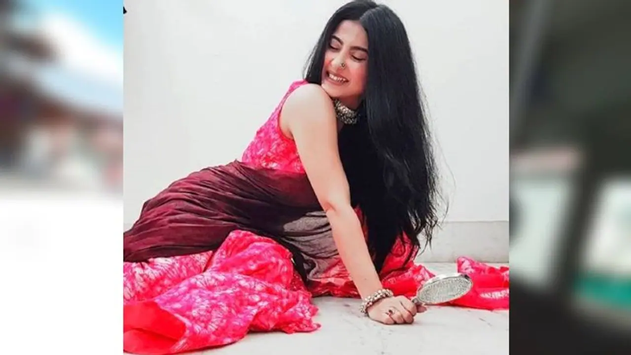 পাঁচ মাস পর বাড়ির বাইরে পা, বিশেষ মানুষের সঙ্গে ছবি পোস্ট মনামির পাঁচ মাস পর বাড়ির বাইরে পা, বিশেষ মানুষের সঙ্গে ছবি পোস্ট মনামির