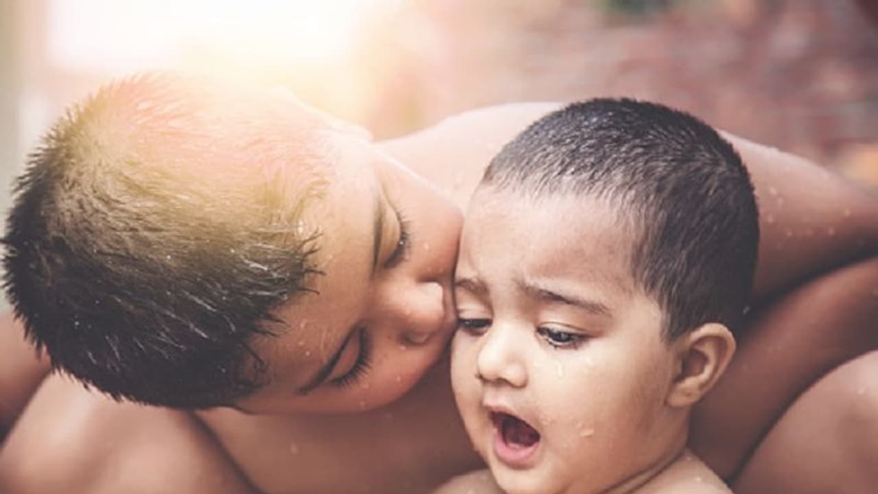 ಈಗಿನ ಅಪ್ಪಅಮ್ಮಂದ್ರಿಗೆ ಮಗು ಅಂದ್ರೆ ಮಂಡೆಬಿಸಿ ಅಂತೆ! ಈಗಿನ ಅಪ್ಪಅಮ್ಮಂದ್ರಿಗೆ ಮಗು ಅಂದ್ರೆ ಮಂಡೆಬಿಸಿ ಅಂತೆ!