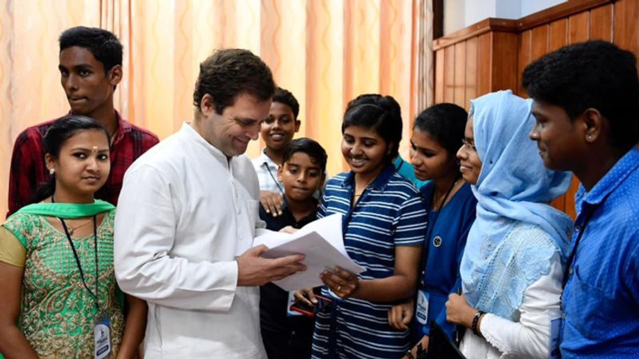 വയനാട് മണ്ഡലത്തിന്റെ വികസനം ചര്ച്ച ചെയ്യാന് രാഹുല് യോഗം വിളിച്ചു വയനാട് മണ്ഡലത്തിന്റെ വികസനം ചര്ച്ച ചെയ്യാന് രാഹുല് യോഗം വിളിച്ചു