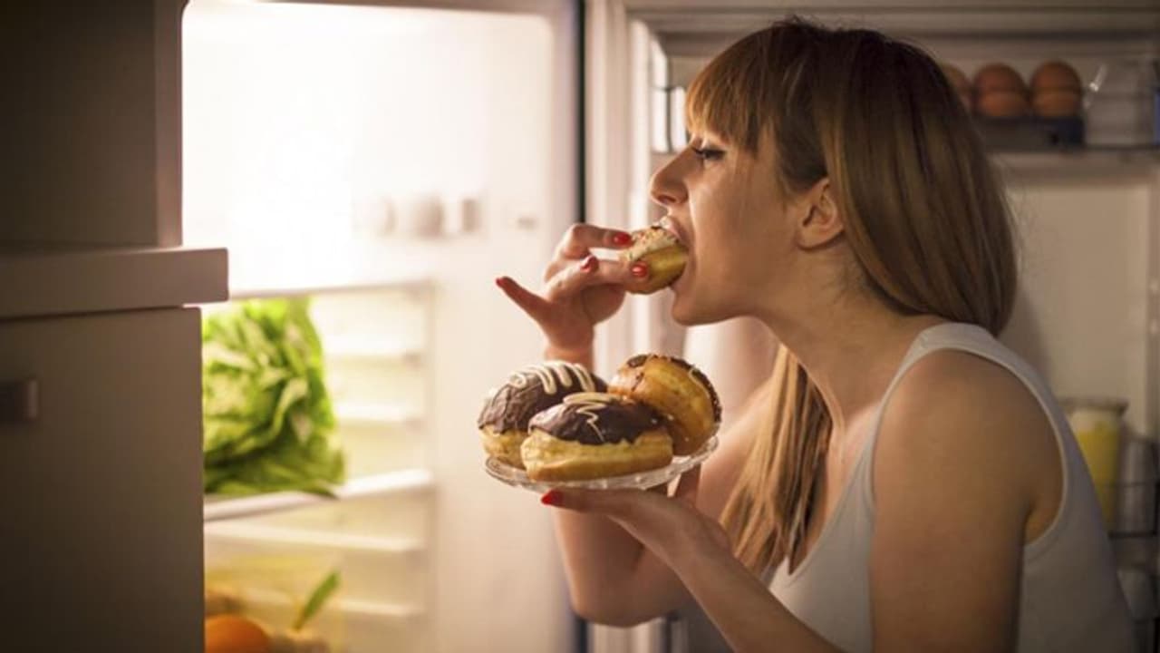 രാത്രിയിൽ ഒഴിവാക്കേണ്ട പ്രധാനപ്പെട്ട 5 ഭക്ഷണങ്ങൾ