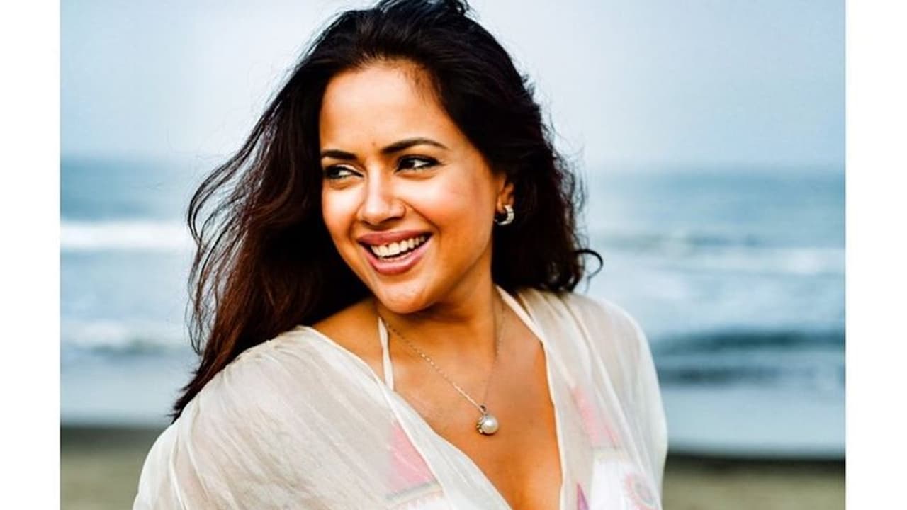 பிகினி உடையில் கர்ப்பிணி சமீரா? கலாய்த்தவரை லாக் அவுட் செய்துவிட்டு தெறித்து ஓடவிட்ட சிறப்பான சம்பவம் பிகினி உடையில் கர்ப்பிணி சமீரா? கலாய்த்தவரை லாக் அவுட் செய்துவிட்டு தெறித்து ஓடவிட்ட சிறப்பான சம்பவம்