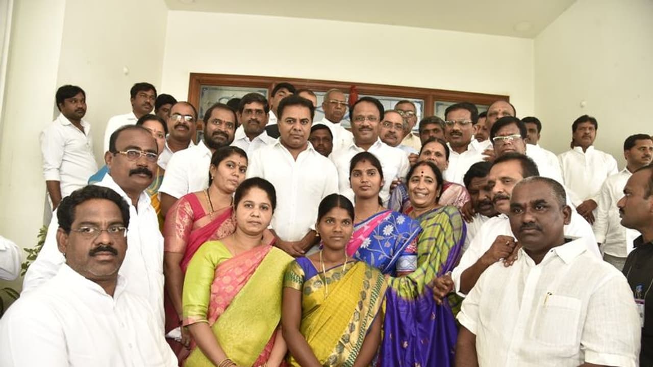 కేటీఆర్ ను కలిసిన జిల్లా పరిషత్ చైర్ పర్సన్స్ కేటీఆర్ ను కలిసిన జిల్లా పరిషత్ చైర్ పర్సన్స్