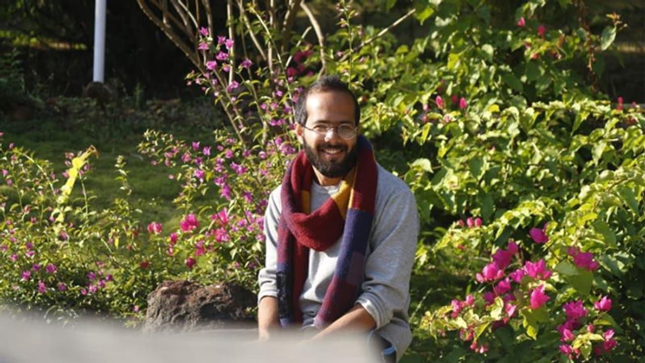 വിധവയായ അമ്മയെ ഒറ്റപ്പെടുത്തുന്നത് കണ്ടു സഹിച്ചില്ല, വിധവകളുടെ ശാക്തീകരണത്തിനായി ഓര്‍ഗനൈസേഷന്‍ തന്നെ തുടങ്ങി മകന്‍