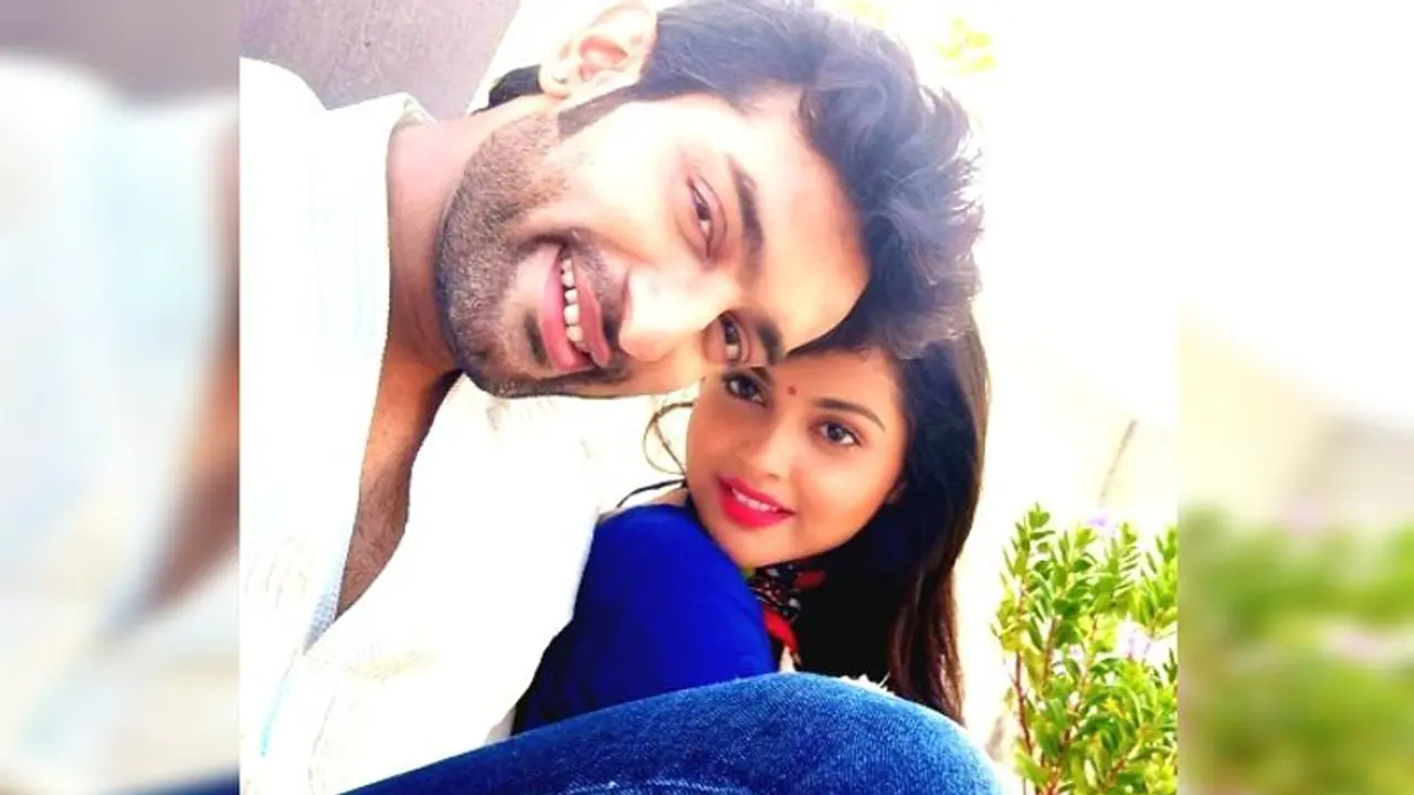 বিয়ের ৩ বছর পার না হতেই ডিভোর্স, প্রেম দিবসেই জিতু নবনীতার বিচ্ছেদের জল্পনা তুঙ্গে বিয়ের ৩ বছর পার না হতেই ডিভোর্স, প্রেম দিবসেই জিতু নবনীতার বিচ্ছেদের জল্পনা তুঙ্গে