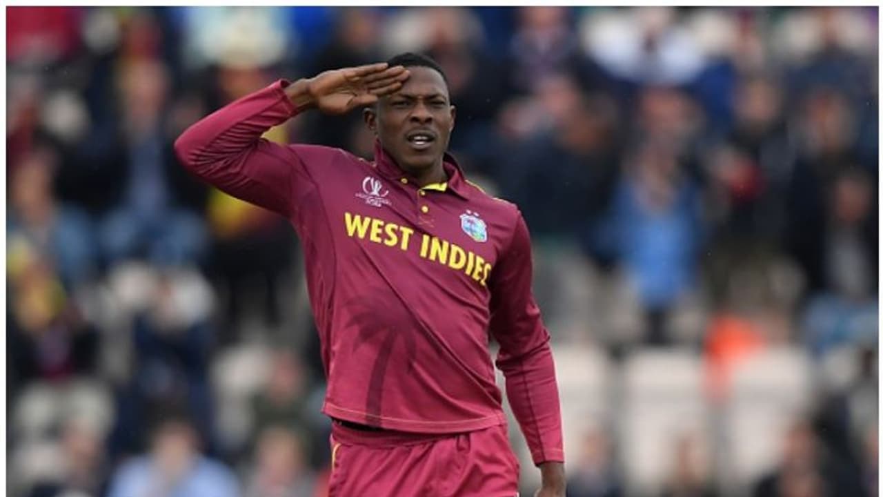 இந்திய அணிக்கு ஆரம்பத்துலயே அதிர்ச்சியளித்த வெஸ்ட் இண்டீஸ்.. ஒரே ஓவரில் 2 சல்யூட் அடித்த கோட்ரெல் இந்திய அணிக்கு ஆரம்பத்துலயே அதிர்ச்சியளித்த வெஸ்ட் இண்டீஸ்.. ஒரே ஓவரில் 2 சல்யூட் அடித்த கோட்ரெல்