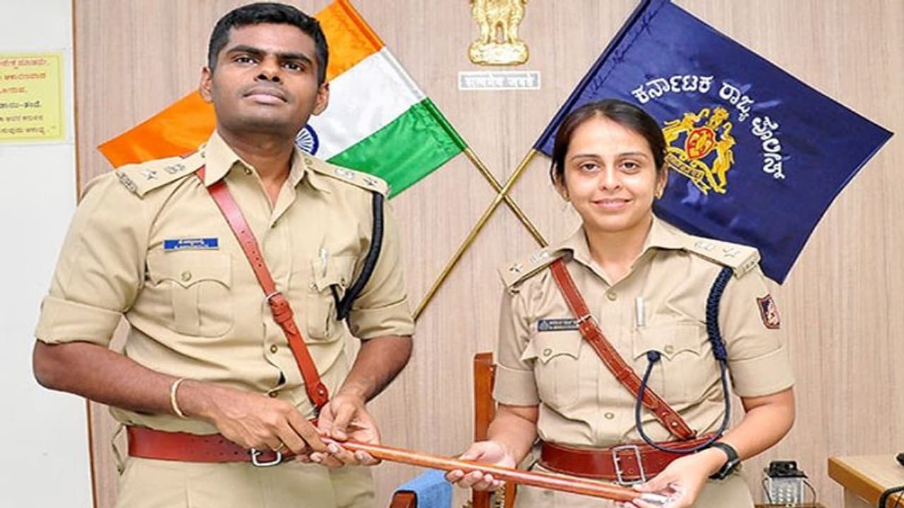 ಬೆಂಗಳೂರು ದಕ್ಷಿಣ ಡಿಸಿಪಿಯಾಗಿ ರೋಹಿಣಿ, ಅಣ್ಣಾಮಲೈರಿಂದ ಅಧಿಕಾರ ಹಸ್ತಾಂತರ ಬೆಂಗಳೂರು ದಕ್ಷಿಣ ಡಿಸಿಪಿಯಾಗಿ ರೋಹಿಣಿ, ಅಣ್ಣಾಮಲೈರಿಂದ ಅಧಿಕಾರ ಹಸ್ತಾಂತರ