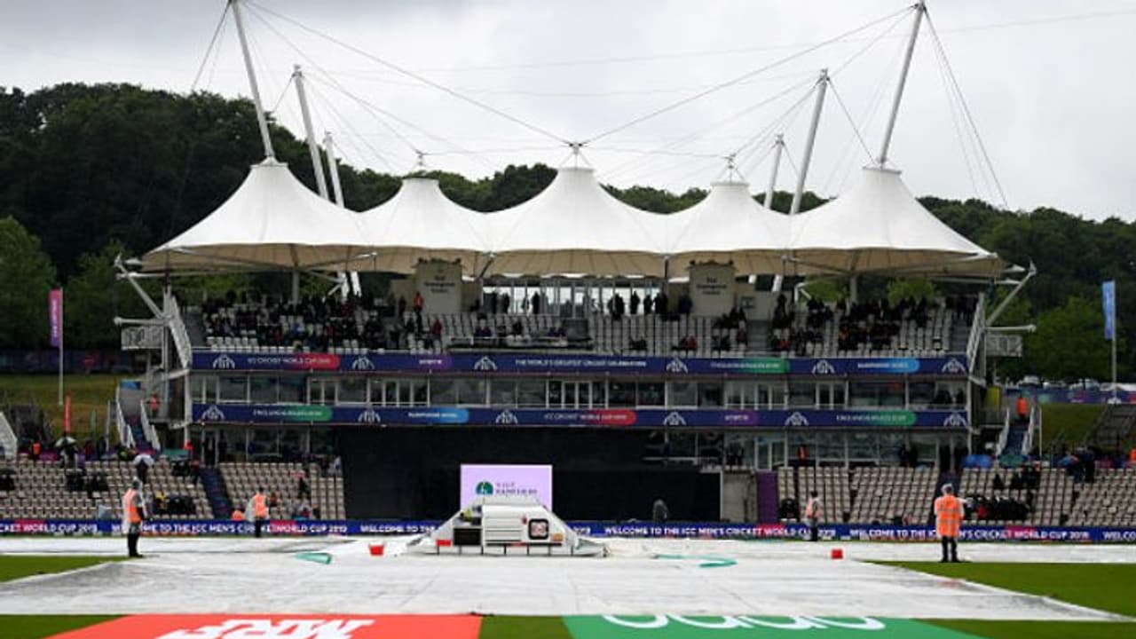 বরুণ রোষে জয়হীন প্রোটিয়া, এল প্রথম পয়েন্ট! দর্শকরা কি টিকিটের দাম ফেরত পেলেন বরুণ রোষে জয়হীন প্রোটিয়া, এল প্রথম পয়েন্ট! দর্শকরা কি টিকিটের দাম ফেরত পেলেন