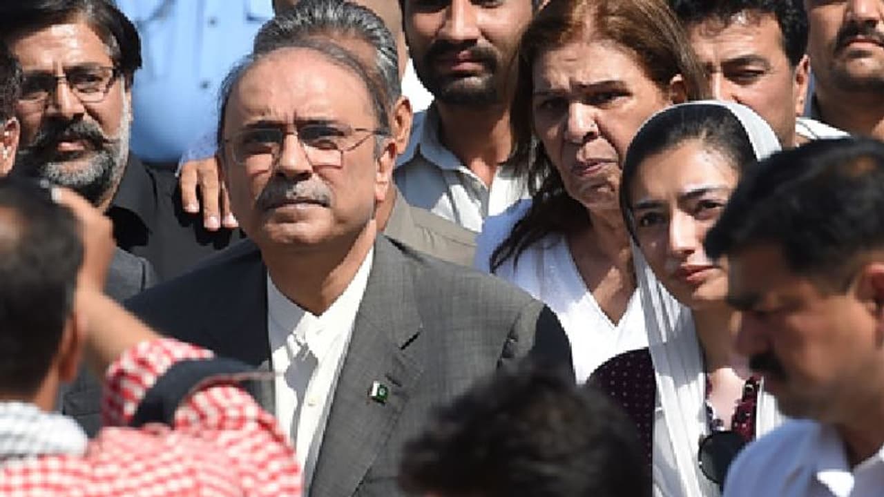 ಖೊಟ್ಟಿ ಬ್ಯಾಂಕ್ ಖಾತೆ ಕೇಸಲ್ಲಿ ಪಾಕ್ ಮಾಜಿ ಅಧ್ಯಕ್ಷ ಜರ್ದಾರಿ ಬಂಧನ ಖೊಟ್ಟಿ ಬ್ಯಾಂಕ್ ಖಾತೆ ಕೇಸಲ್ಲಿ ಪಾಕ್ ಮಾಜಿ ಅಧ್ಯಕ್ಷ ಜರ್ದಾರಿ ಬಂಧನ