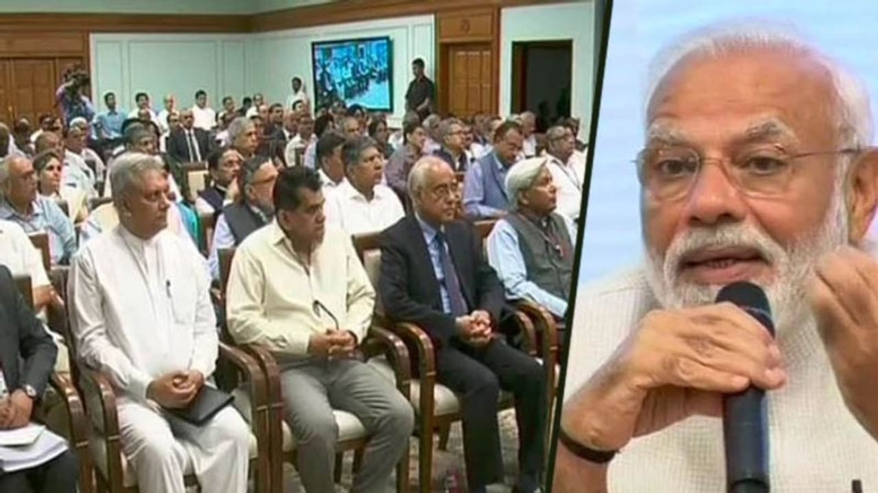 নিজেকে মোদী ভাবুন, মানুষের হয়রানি কমাতে আমলাদের নির্দেশ প্রধানমন্ত্রীর নিজেকে মোদী ভাবুন, মানুষের হয়রানি কমাতে আমলাদের নির্দেশ প্রধানমন্ত্রীর