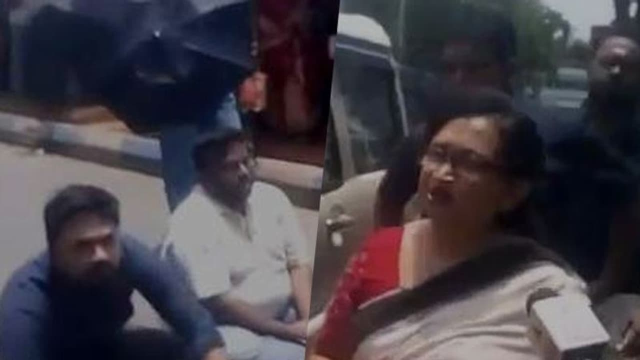 গাড়ির পথ আটকে জুনিয়র ডাক্তাররা, হেঁটেই এনআরএসে ঢুকলেন মন্ত্রী গাড়ির পথ আটকে জুনিয়র ডাক্তাররা, হেঁটেই এনআরএসে ঢুকলেন মন্ত্রী