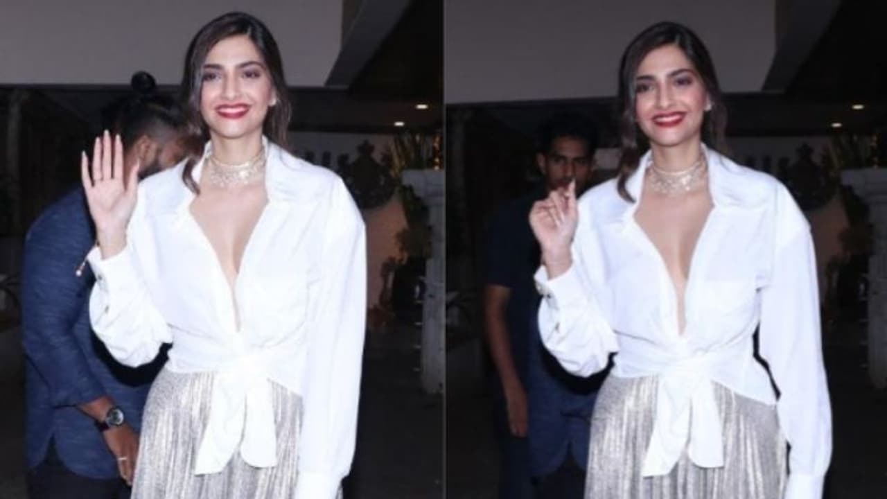 പിറന്നാളിന് സോനം ധരിച്ച വസ്ത്രത്തിന്റെ വില കേട്ട് അമ്പരന്ന് ആരാധകര് പിറന്നാളിന് സോനം ധരിച്ച വസ്ത്രത്തിന്റെ വില കേട്ട് അമ്പരന്ന് ആരാധകര്