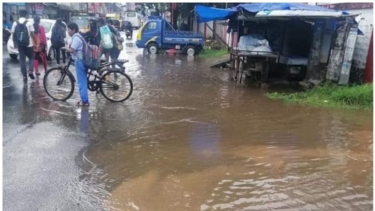 ಕೆಸರು ಗದ್ದೆಯಾದ ರಸ್ತೆ ದುರಸ್ತಿಗೆ ಕಲ್ಪತರು ನಾಡು ಆಗ್ರಹ ಕೆಸರು ಗದ್ದೆಯಾದ ರಸ್ತೆ ದುರಸ್ತಿಗೆ ಕಲ್ಪತರು ನಾಡು ಆಗ್ರಹ