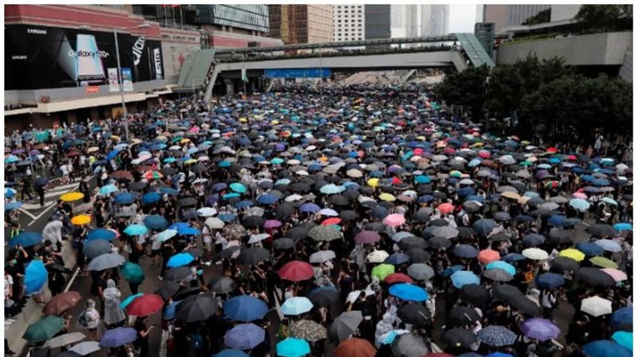 'ഹോങ്കോങ് പൗരൻമാരെ വിചാരണയ്ക്കായി ചൈനയ്ക്ക് വിട്ടുകൊടുക്കല്'; നിയമഭേദഗതിക്കെതിരെ പ്രതിഷേധം 'ഹോങ്കോങ് പൗരൻമാരെ വിചാരണയ്ക്കായി ചൈനയ്ക്ക് വിട്ടുകൊടുക്കല്'; നിയമഭേദഗതിക്കെതിരെ പ്രതിഷേധം