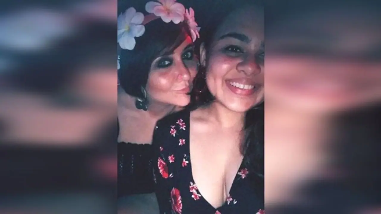 মা বাবা দুজনেরই দায়িত্ব পালন করেন স্বস্তিকা! ফাদার্স ডে তে তাই সিঙ্গল মা দের উইশ করলেন অভিনেত্রী মা বাবা দুজনেরই দায়িত্ব পালন করেন স্বস্তিকা! ফাদার্স ডে তে তাই সিঙ্গল মা দের উইশ করলেন অভিনেত্রী