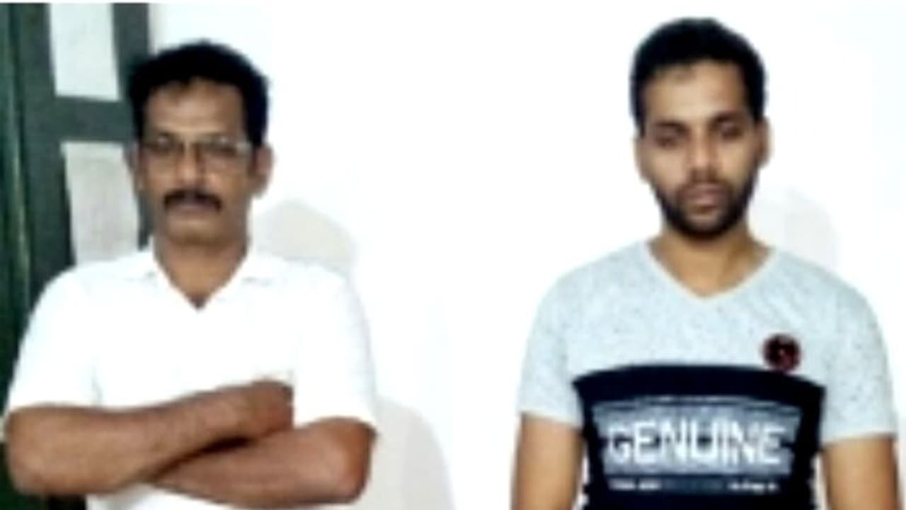 മലമാനിനെ വേട്ടയാടി മാംസമാക്കിയ രണ്ടുപേര് അറസ്റ്റില്; ജീപ്പും കള്ളതോക്കും പിടിച്ചെടുത്തു മലമാനിനെ വേട്ടയാടി മാംസമാക്കിയ രണ്ടുപേര് അറസ്റ്റില്; ജീപ്പും കള്ളതോക്കും പിടിച്ചെടുത്തു