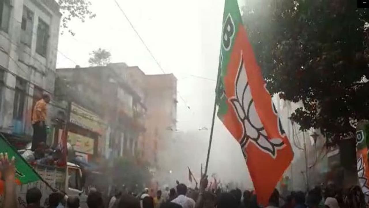 উপনির্বাচনে ভালো ফল কংগ্রেসের, তবে কি বিজেপি র ঘাঁটি একটু নড়ল উপনির্বাচনে ভালো ফল কংগ্রেসের, তবে কি বিজেপি র ঘাঁটি একটু নড়ল