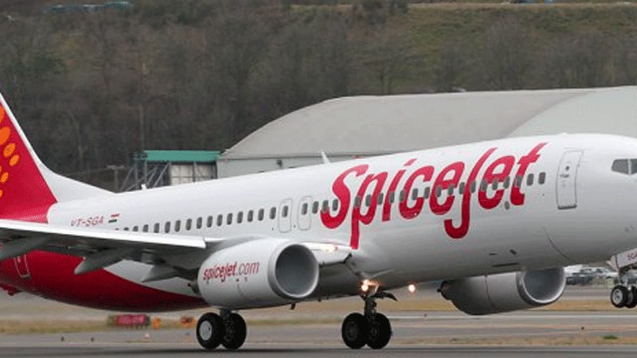 ഹൃദ്രോഗിയായ കൈക്കുഞ്ഞ് വിമാനയാത്രക്കിടെ മരിച്ചു ഹൃദ്രോഗിയായ കൈക്കുഞ്ഞ് വിമാനയാത്രക്കിടെ മരിച്ചു